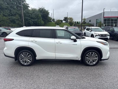 2021 Toyota Highlander Hybrid Platinum