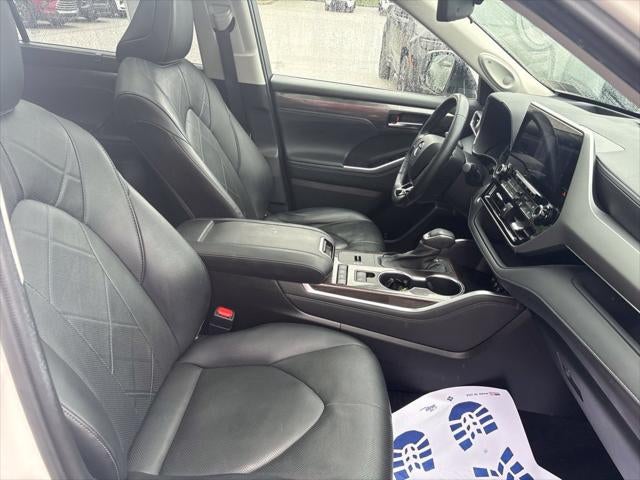 2021 Toyota Highlander Hybrid Platinum