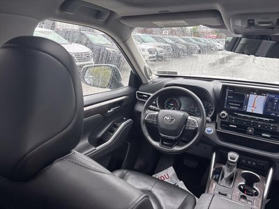 2021 Toyota Highlander Hybrid Platinum