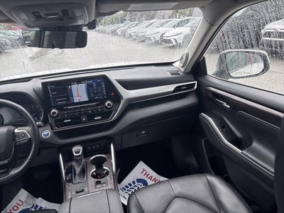 2021 Toyota Highlander Hybrid Platinum