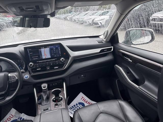 2021 Toyota Highlander Hybrid Platinum