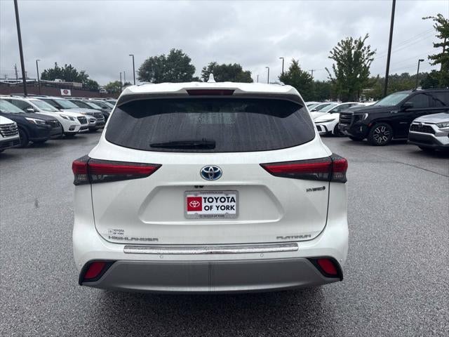 2021 Toyota Highlander Hybrid Platinum