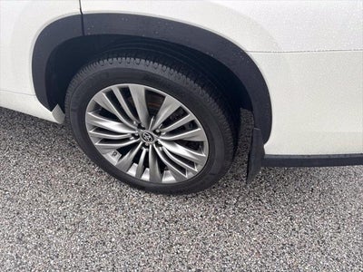 2021 Toyota Highlander Hybrid Platinum