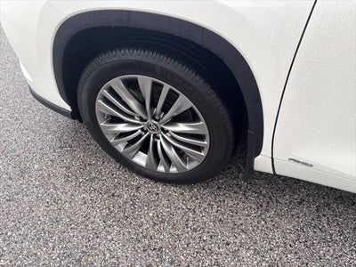 2021 Toyota Highlander Hybrid Platinum