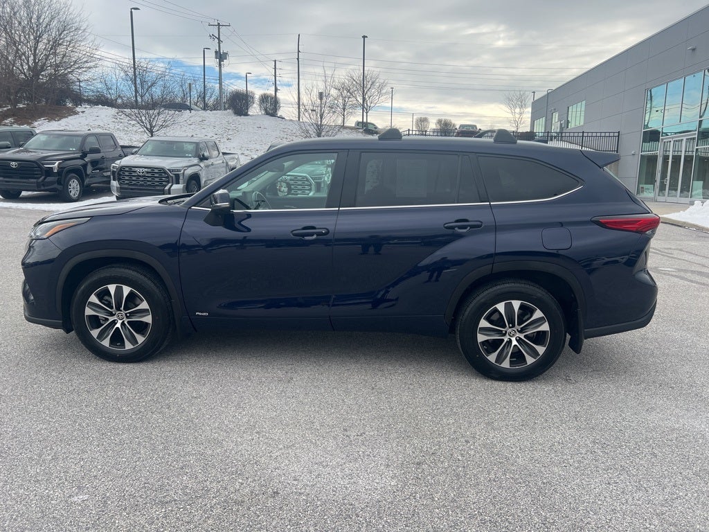 2022 Toyota Highlander Hybrid XLE