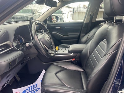 2022 Toyota Highlander Hybrid XLE
