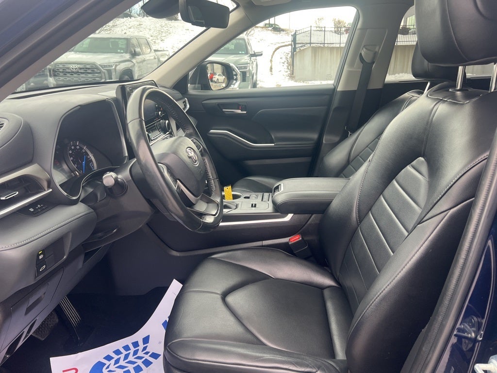 2022 Toyota Highlander Hybrid XLE