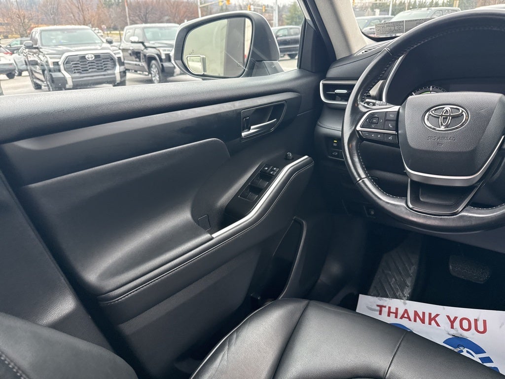 2022 Toyota Highlander Hybrid XLE