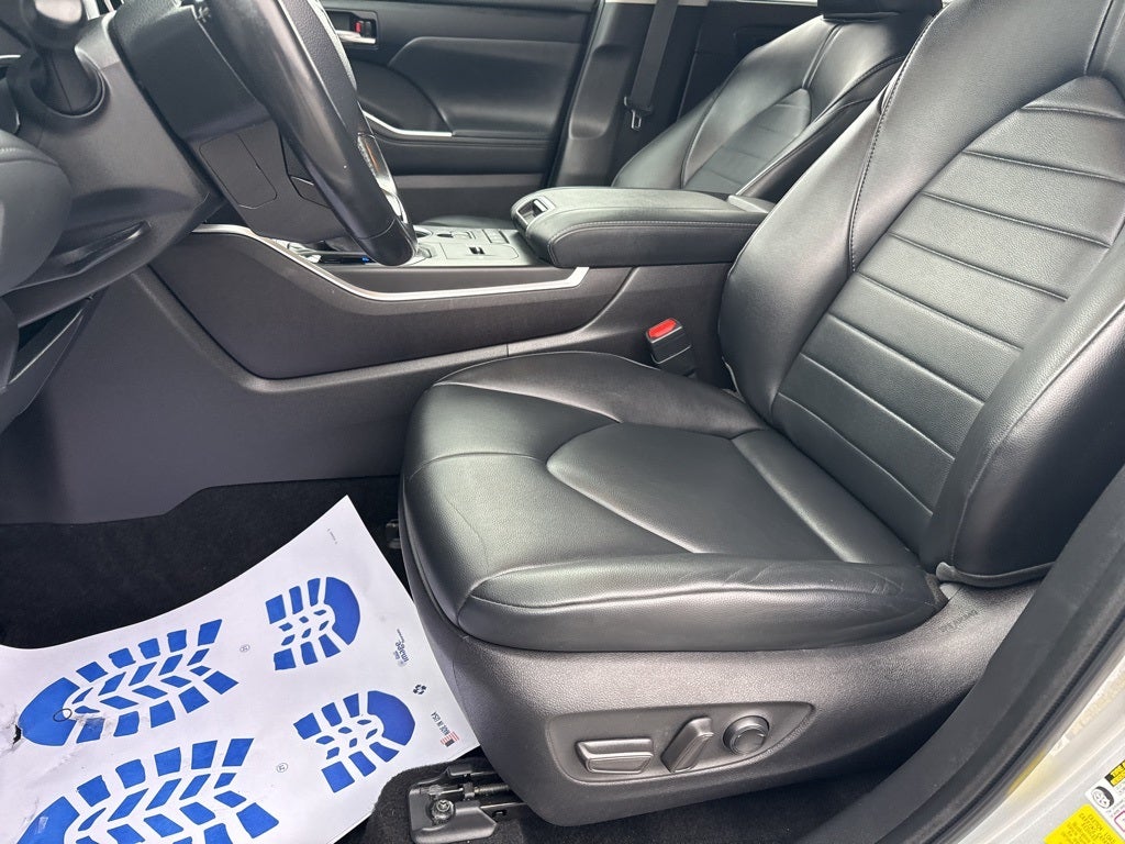 2022 Toyota Highlander Hybrid XLE