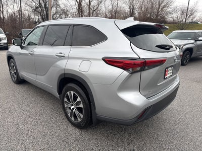 2022 Toyota Highlander Hybrid XLE
