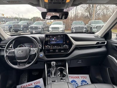 2022 Toyota Highlander Hybrid XLE