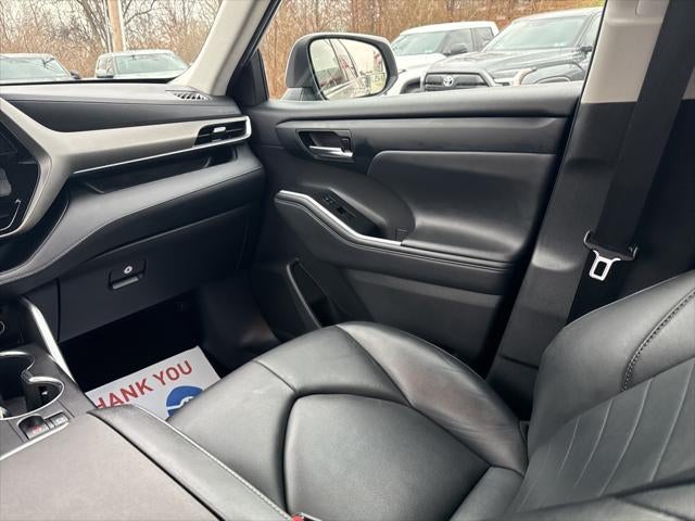 2022 Toyota Highlander Hybrid XLE