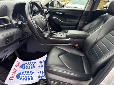 2022 Toyota Highlander Hybrid XLE