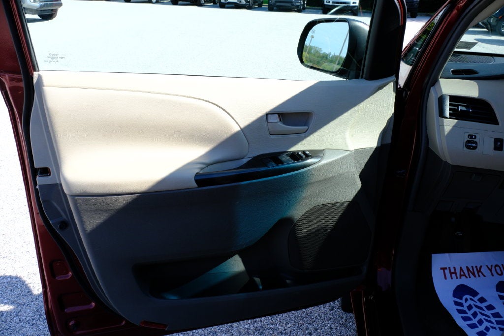 2011 Toyota Sienna LE