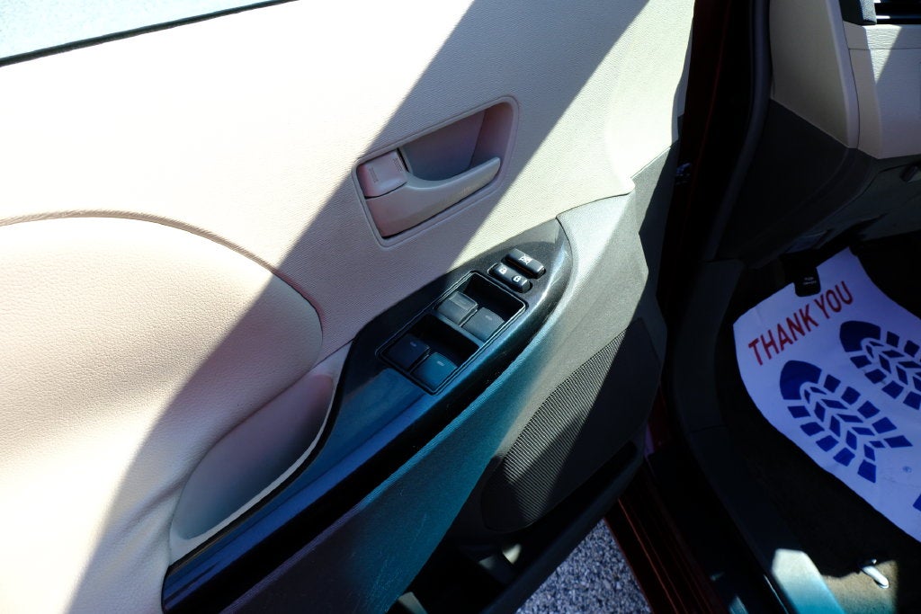 2011 Toyota Sienna LE