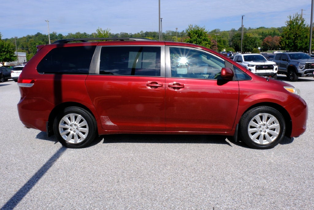 2011 Toyota Sienna LE