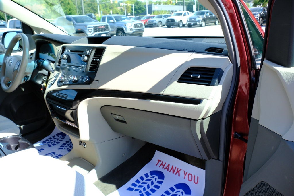 2011 Toyota Sienna LE