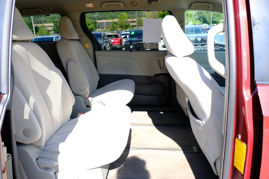 2011 Toyota Sienna LE