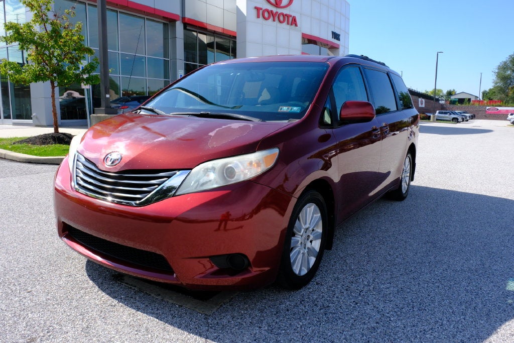 2011 Toyota Sienna LE