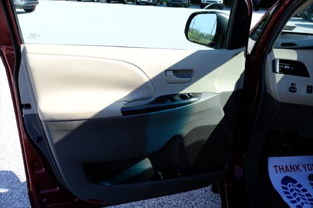 2011 Toyota Sienna LE