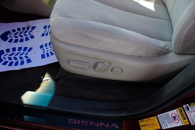 2011 Toyota Sienna LE