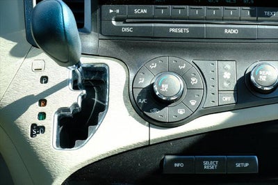 2011 Toyota Sienna LE