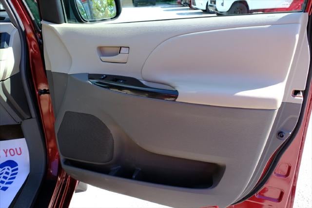2011 Toyota Sienna LE