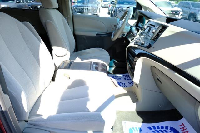 2011 Toyota Sienna LE