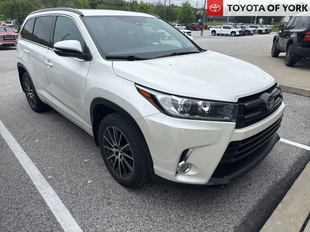 2017 Toyota Highlander SE