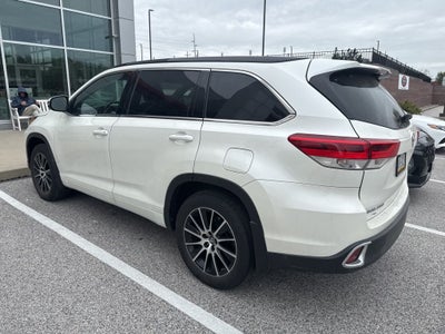 2017 Toyota Highlander SE