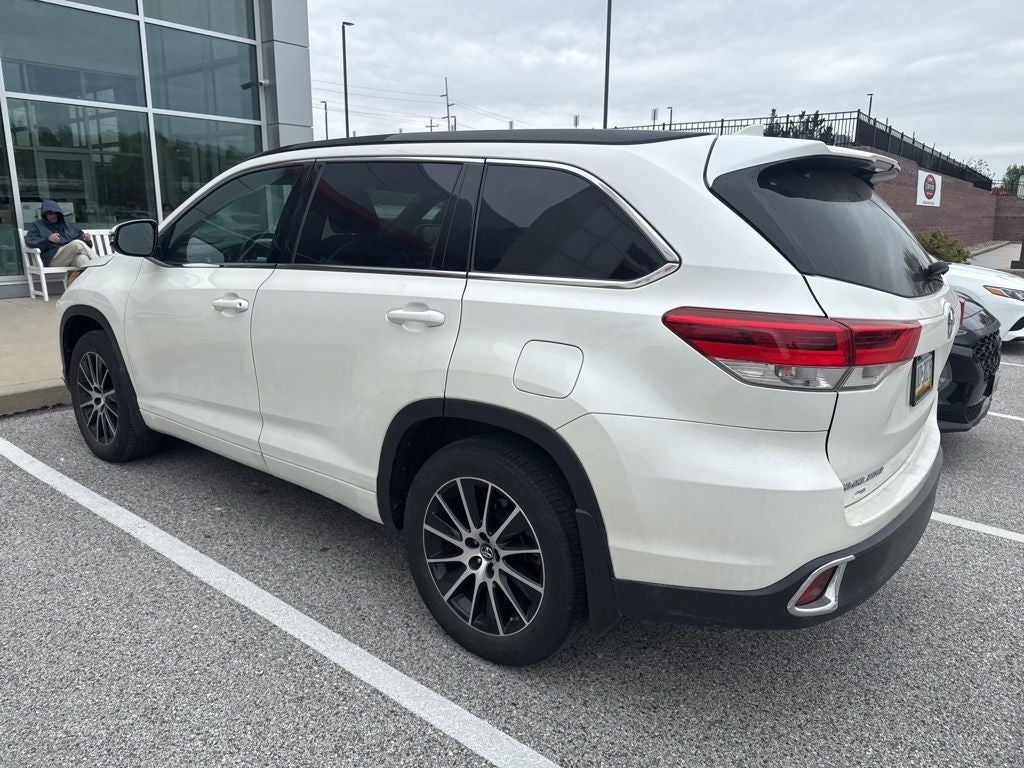 2017 Toyota Highlander SE