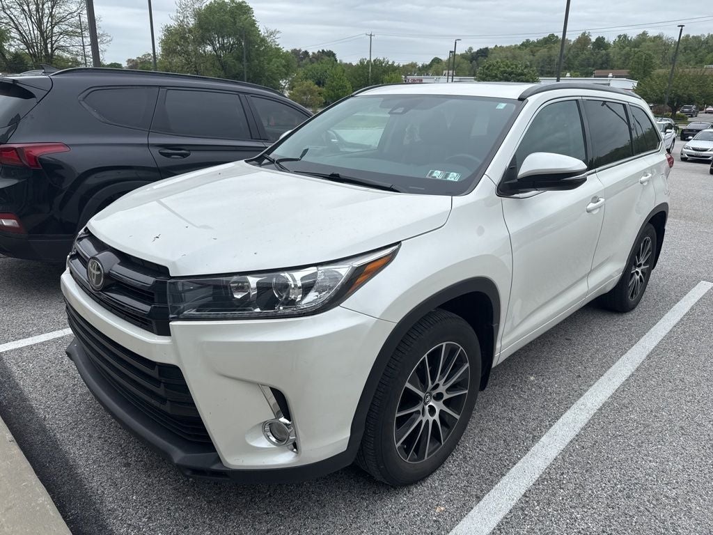 2017 Toyota Highlander SE