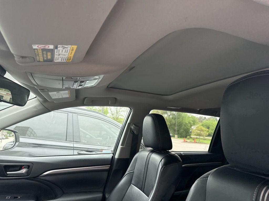 2017 Toyota Highlander SE