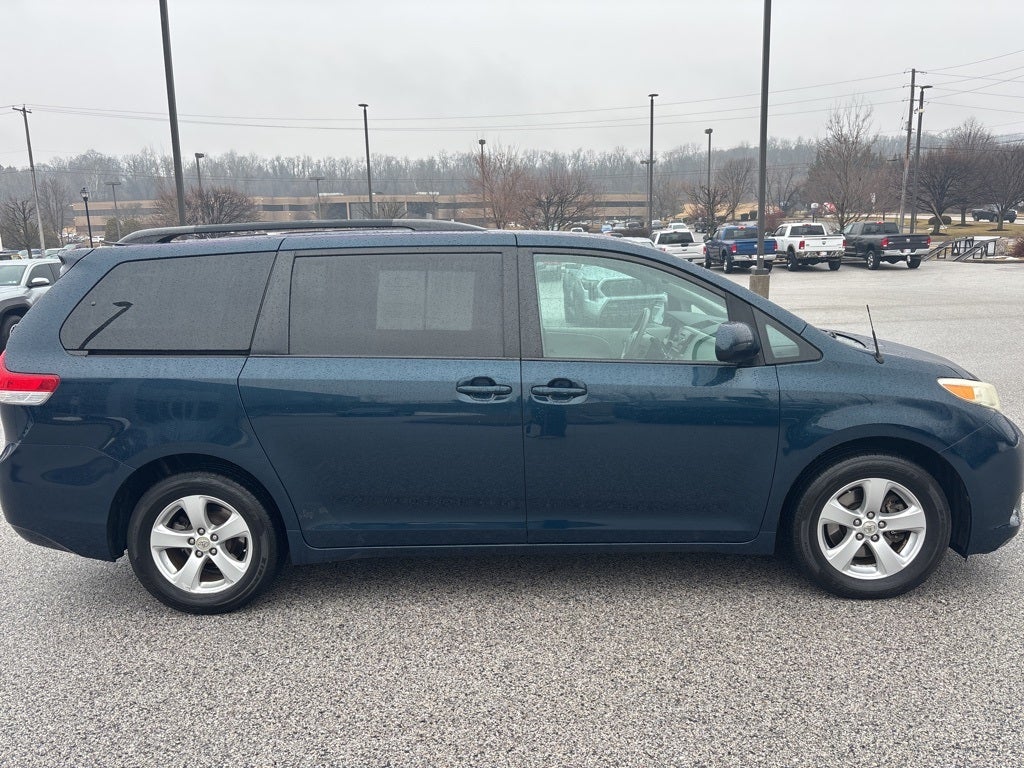 2011 Toyota Sienna Base