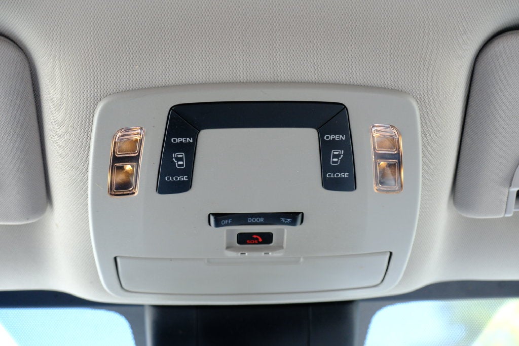 2022 Toyota Sienna LE 8 Passenger