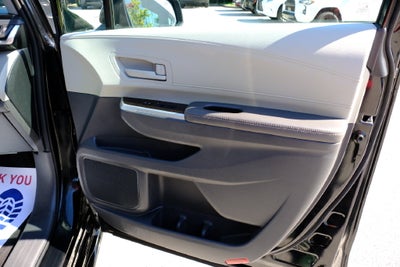 2022 Toyota Sienna LE 8 Passenger