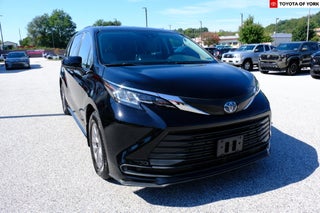 2022 Toyota Sienna LE 8 Passenger