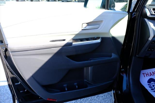 2022 Toyota Sienna LE 8 Passenger