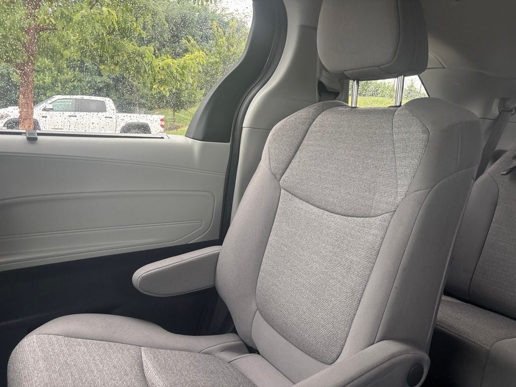 2024 Toyota Sienna LE 8 Passenger