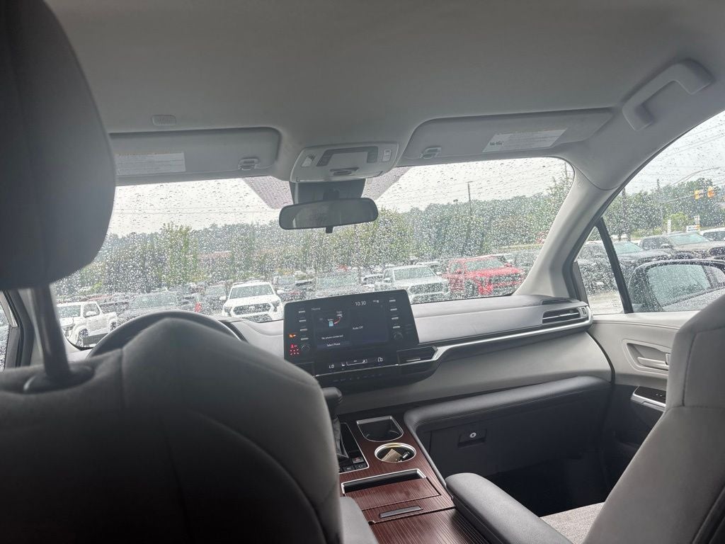 2024 Toyota Sienna LE 8 Passenger