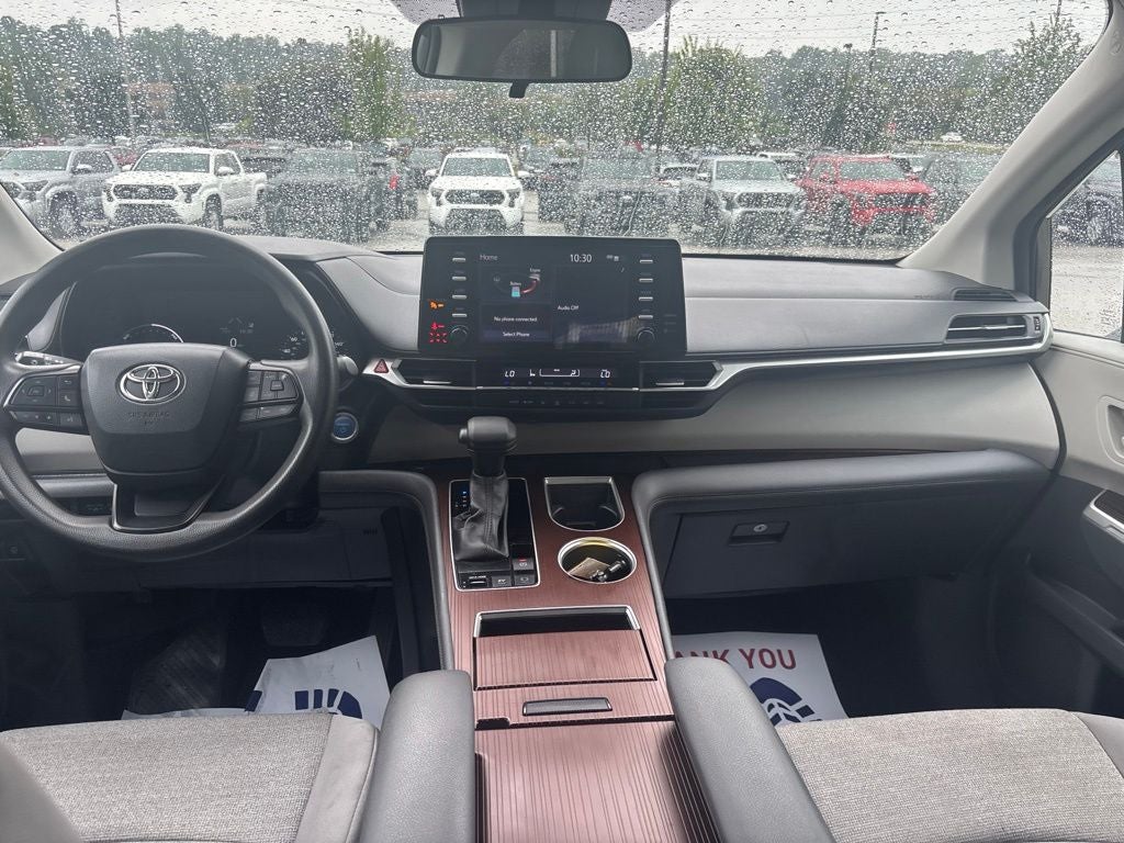 2024 Toyota Sienna LE 8 Passenger