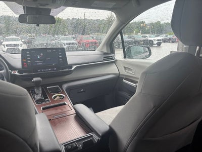 2024 Toyota Sienna LE 8 Passenger