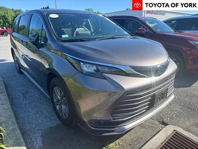 2024 Toyota Sienna LE 8 Passenger