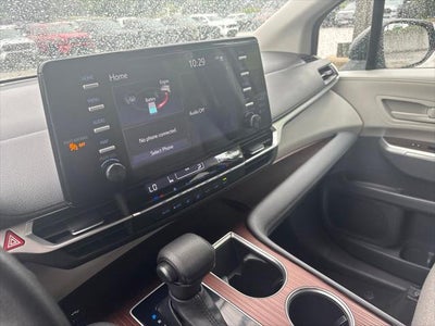 2024 Toyota Sienna LE 8 Passenger