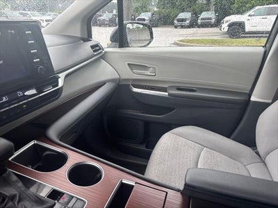 2024 Toyota Sienna LE 8 Passenger