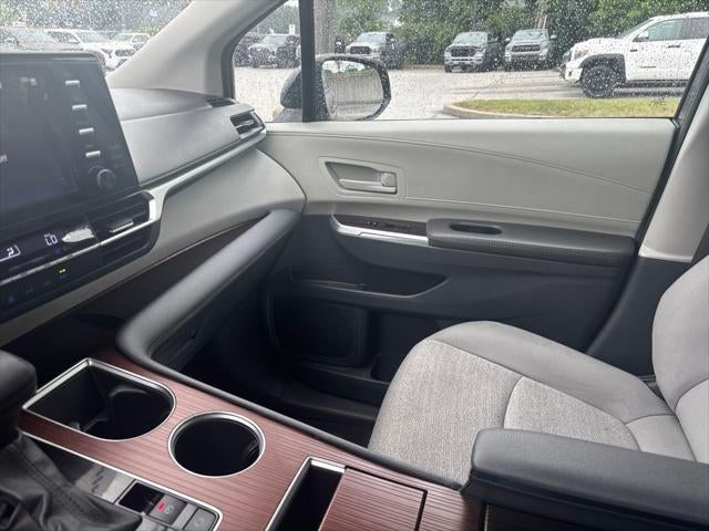 2024 Toyota Sienna LE 8 Passenger