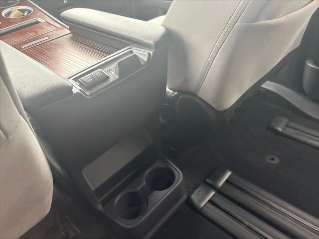 2024 Toyota Sienna LE 8 Passenger
