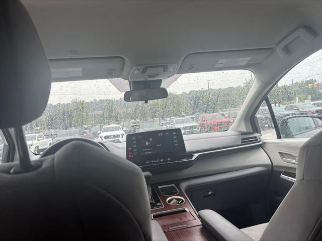 2024 Toyota Sienna LE 8 Passenger