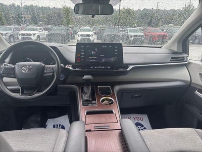 2024 Toyota Sienna LE 8 Passenger