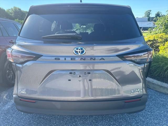 2024 Toyota Sienna LE 8 Passenger
